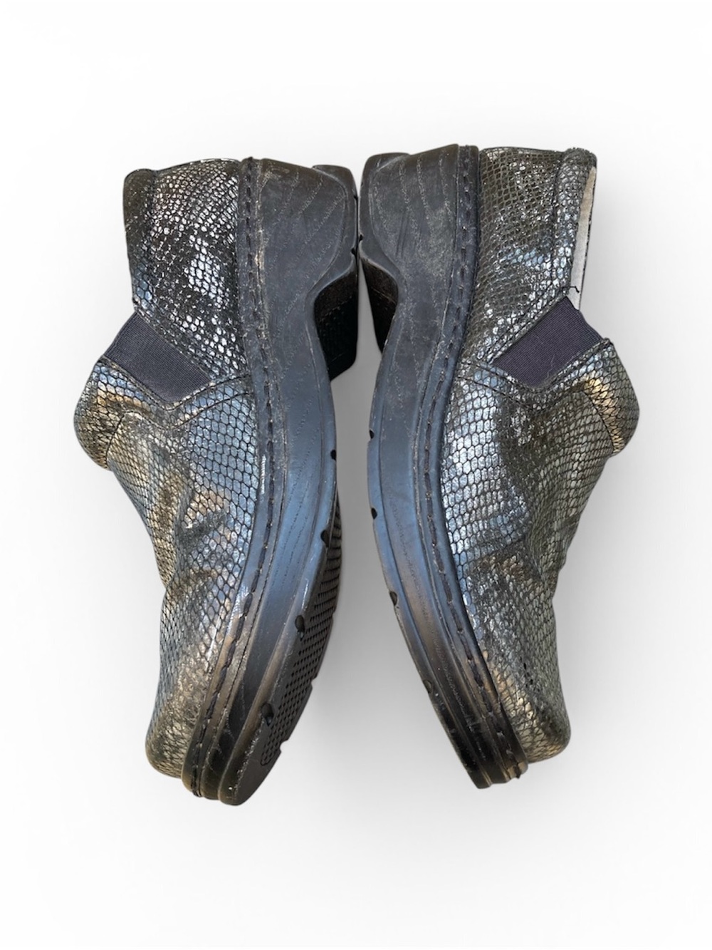 FINAL PRICE Women’s KLOGS Slip-On Metallic Silver Black Clogs Size 10